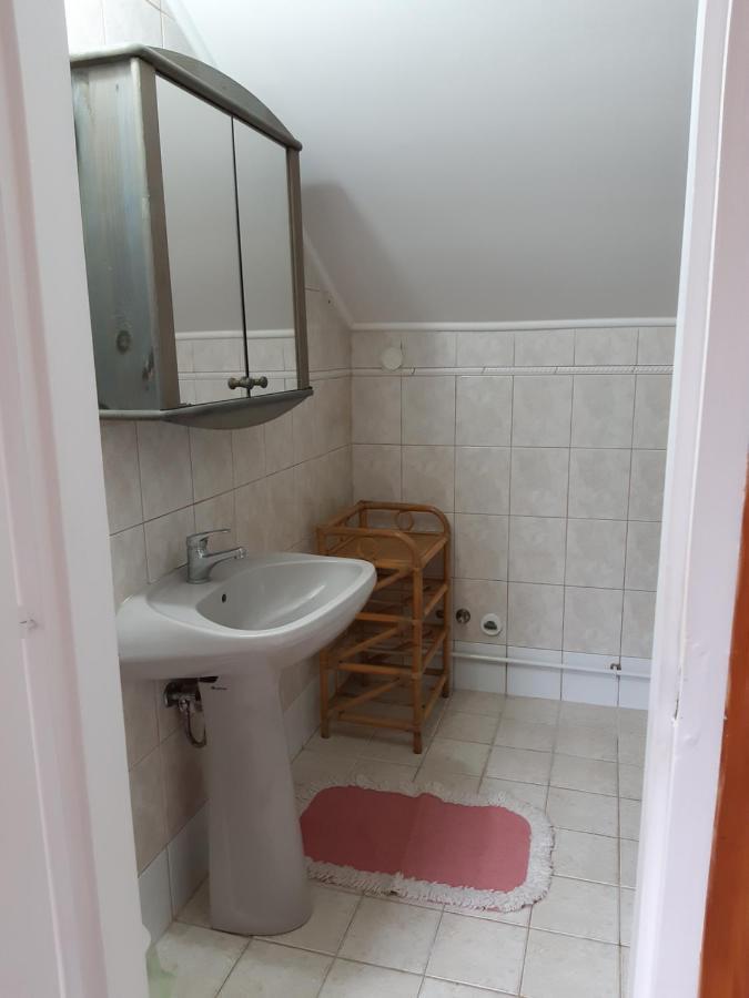 Ferienwohnung Tuja Vendeghaz Lajoskomárom Exterior foto