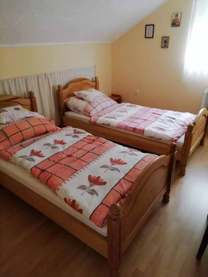 Ferienwohnung Tuja Vendeghaz Lajoskomárom Exterior foto